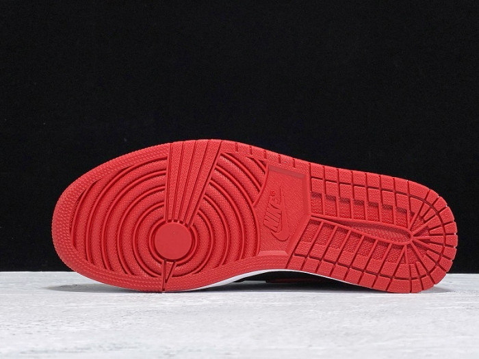 Air Jordan 1 Retro High OG “Banned” 555088-001