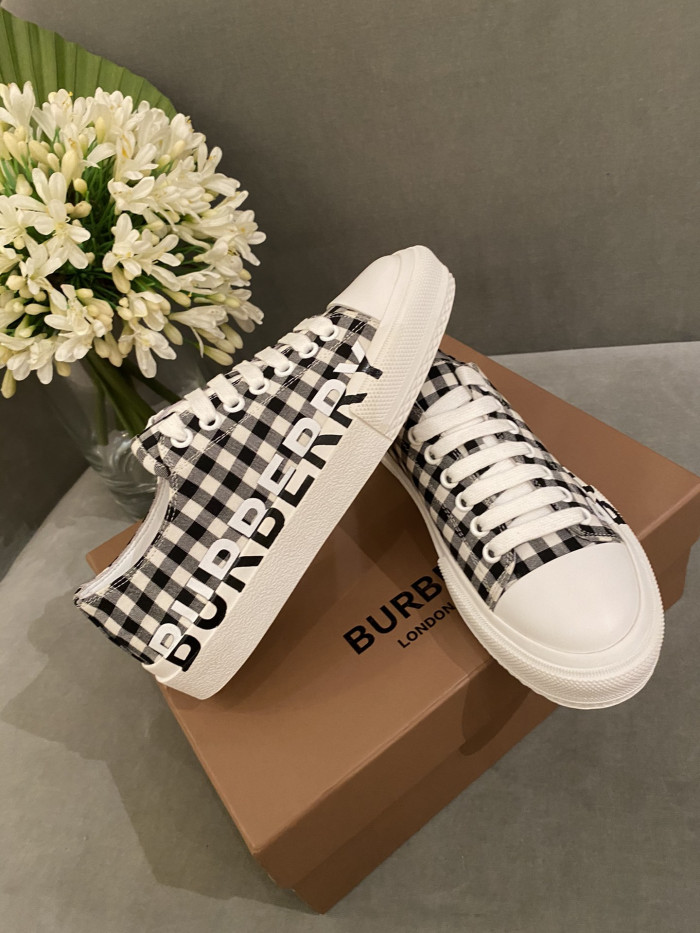 BUBERRY SNEAKER
