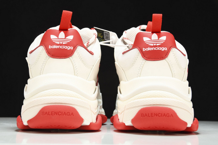 BLCG SNEAKER TRIPLE.S.