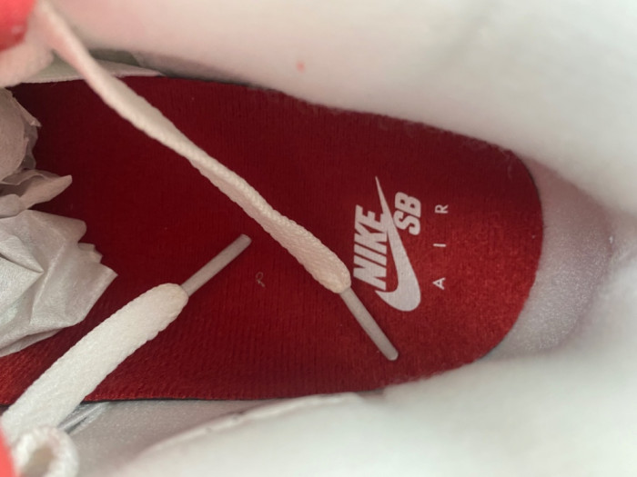 Nike SB x Air Jordan 4 Varsity Red DR5415-106