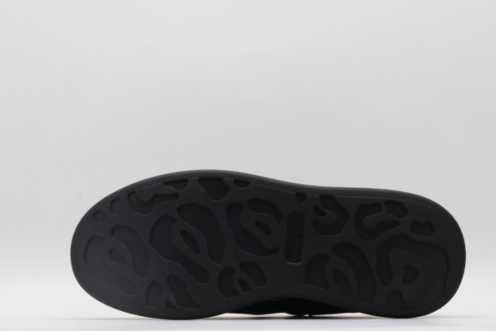 A1exa*der Mcqv*en OVERSIZED