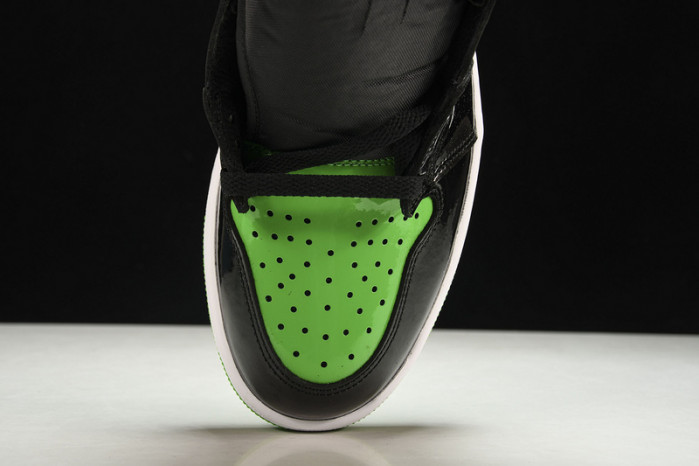 Air Jordan 1 Retro High Pine Green Black - 555088-030