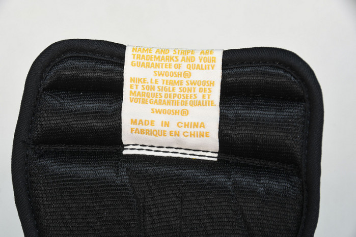 Air Jordan 1 High OG "Yellow Toe" 555088-711