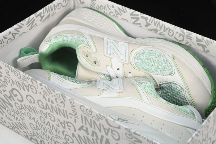 New Balance ML2002RGC