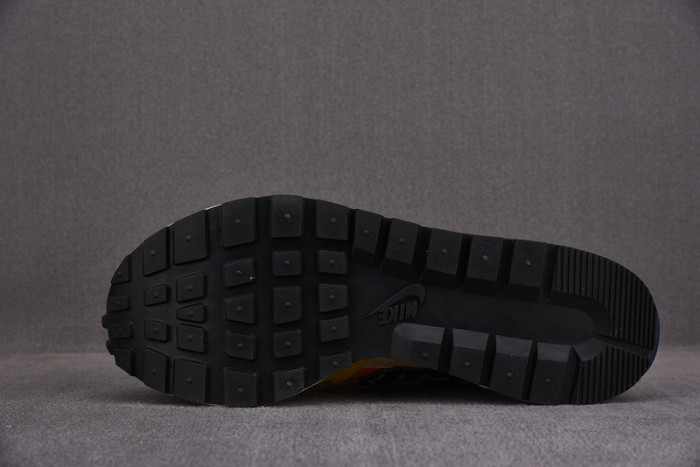 Nike Vaporwaffle sacai Jean Paul Gaultier Sesame DH9186-200