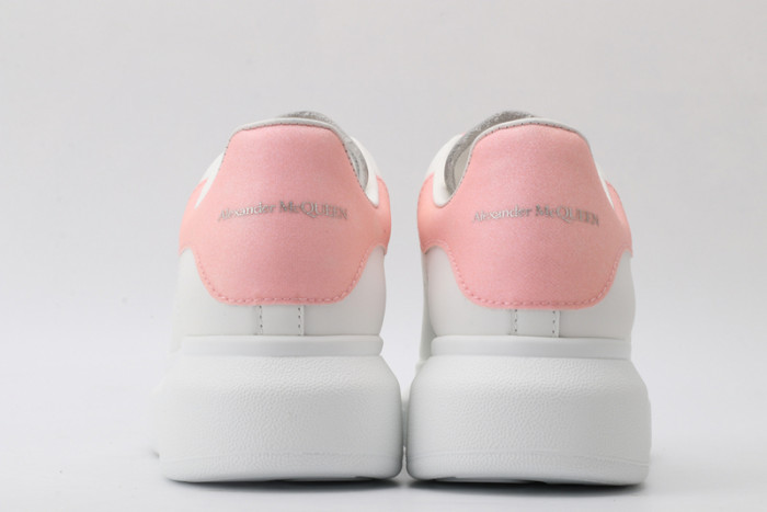 A1exa*der Mcqv*en OVERSIZED