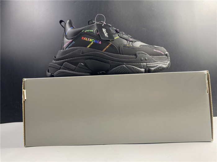 BLCG SNEAKER TRIPLE.S.