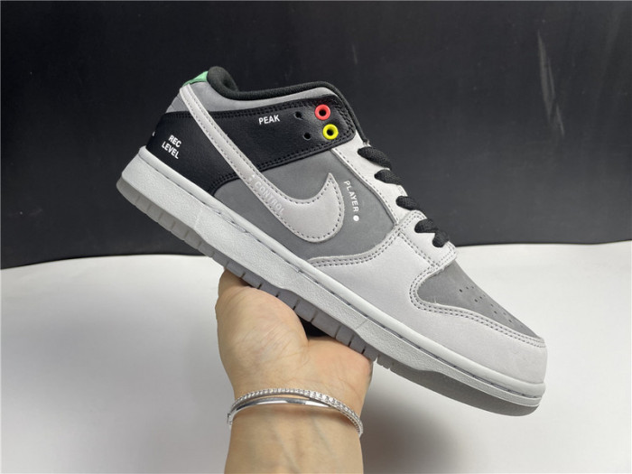 Nike sb dunk “VX1000 Comcorder” CV1659 001
