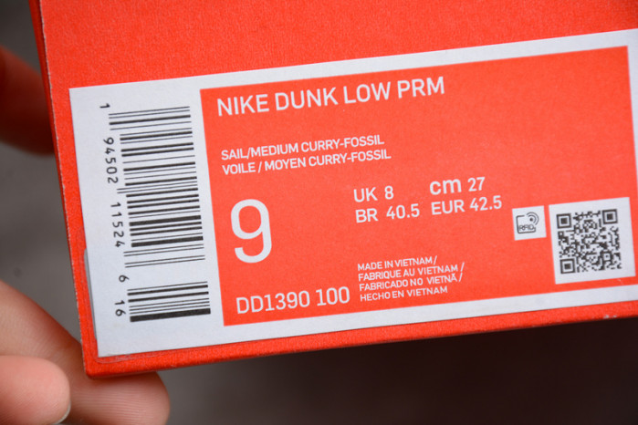 Nike Dunk Low PRM "Medium Curry" DD1390-100