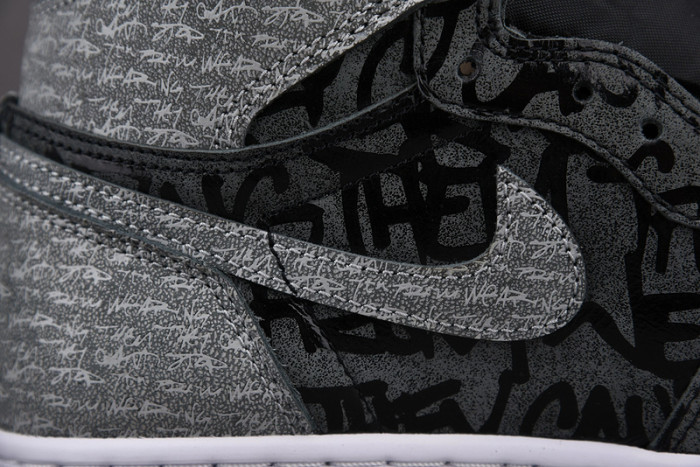Air Jordan 1 Rebellionaire Banned 555088-036