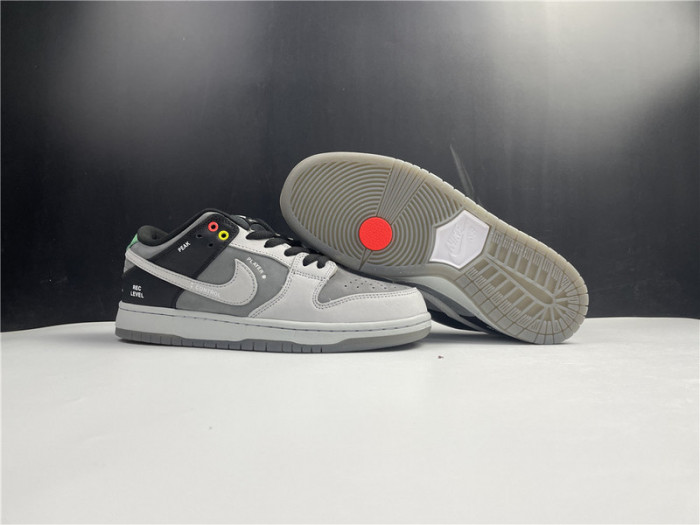 Nike sb dunk “VX1000 Comcorder” CV1659 001