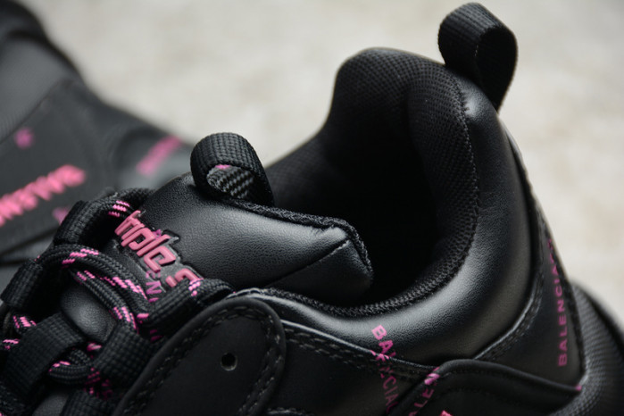 BLCG SNEAKER TRIPLE.S.