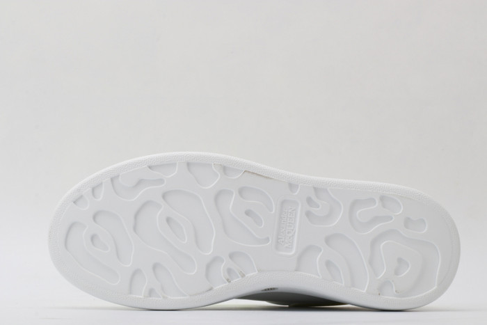 A1exa*der Mcqv*en OVERSIZED