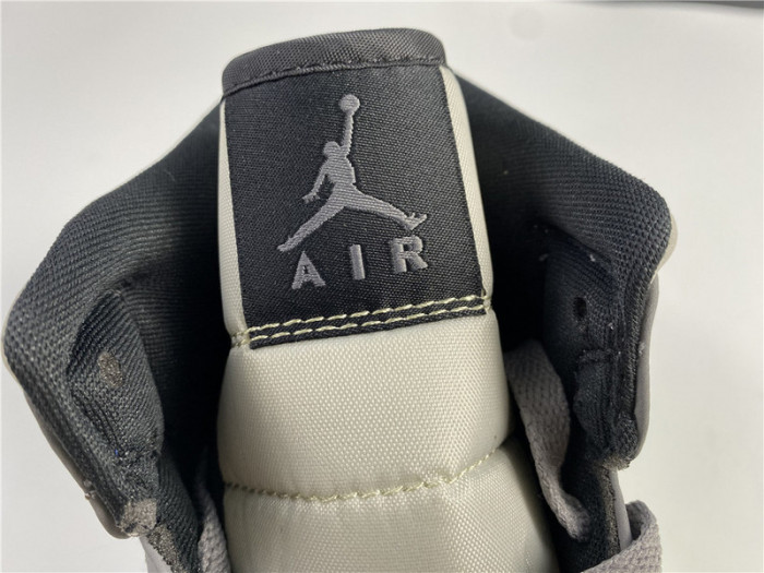 Air Jordan 1 Mid Grey Volt 554724-072