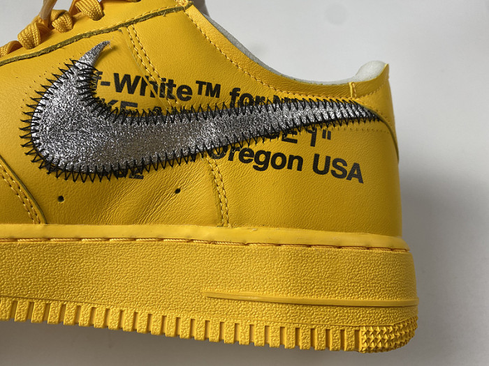 NIKE AIR FORCE 1 UNIVERSITY GOLD DD1876-100