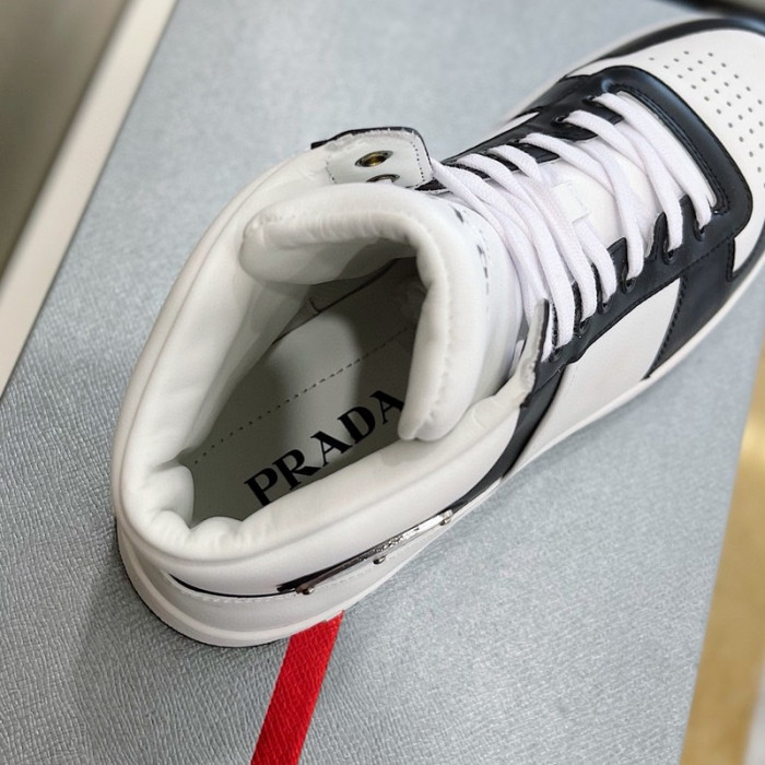 Pra*a sneaker
