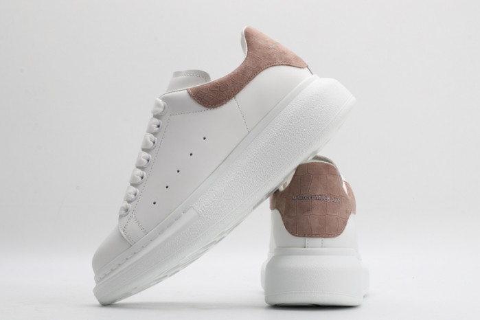 A1exa*der Mcqv*en OVERSIZED