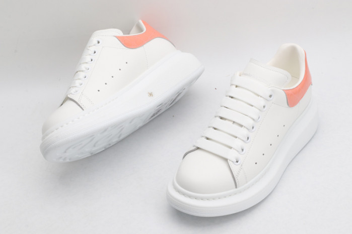 A1exa*der Mcqv*en OVERSIZED