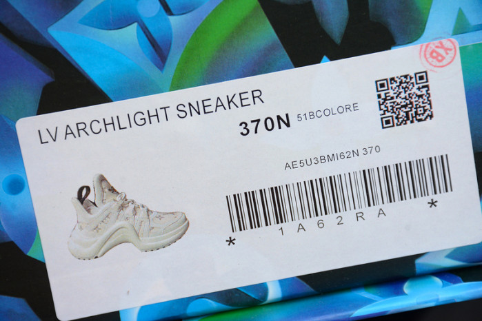 LO1_VTS ARCHLIGHT SNEAKER