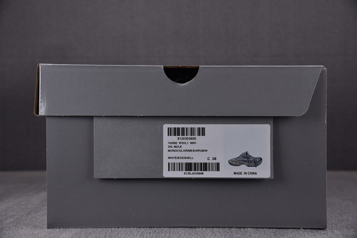 Ba1en*iaga 3XL mules