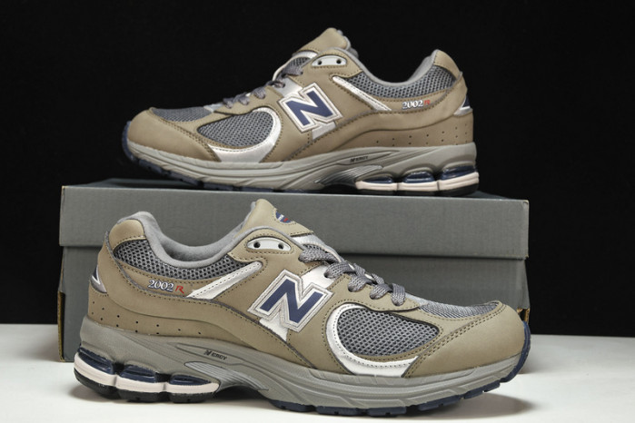 New Balance WL2002RA