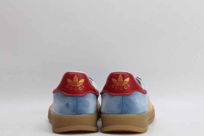 Gv*c* X ADIDA* SNEAKER