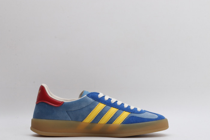 Gv*c* X ADIDA* SNEAKER