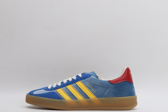 Gv*c* X ADIDA* SNEAKER