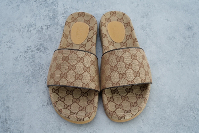 Gvc*1 SANDAL