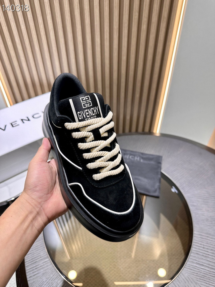 GIVENCHY SNEAKER