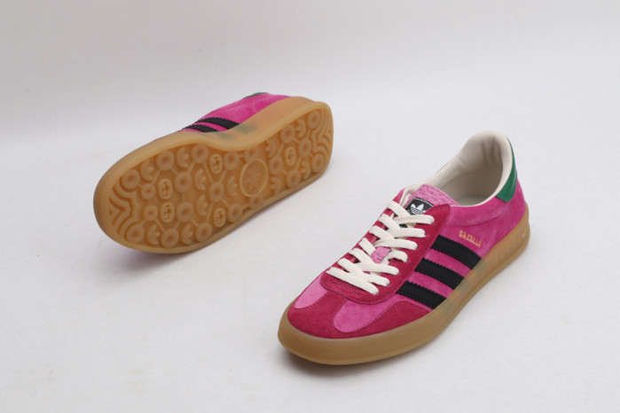 Gv*c* X ADIDA* SNEAKER