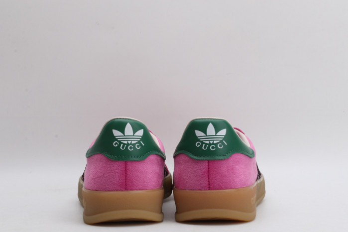 Gv*c* X ADIDA* SNEAKER