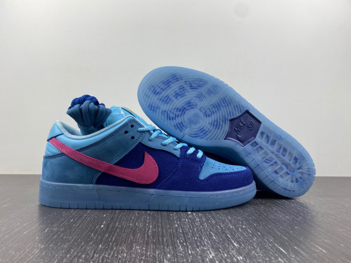 Nike SB Dunk Low Run The Jewels - DO9404-400