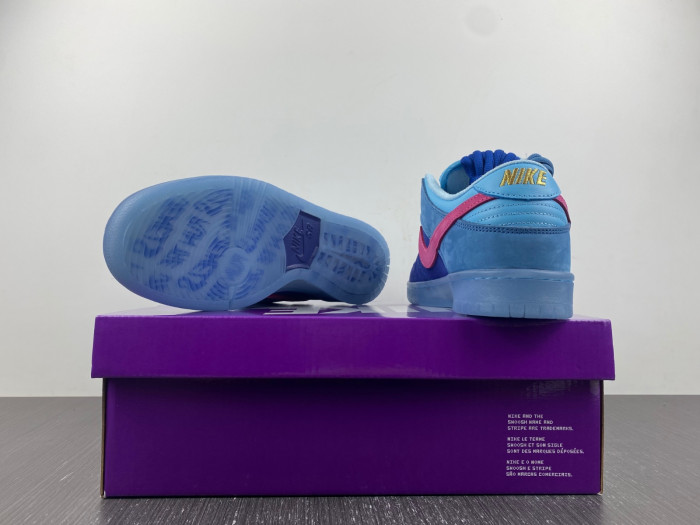 Nike SB Dunk Low Run The Jewels - DO9404-400