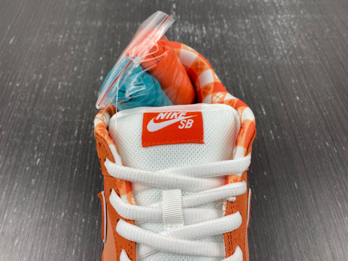 Concepts x Nike SB Dunk Low “Orange FD8776-800