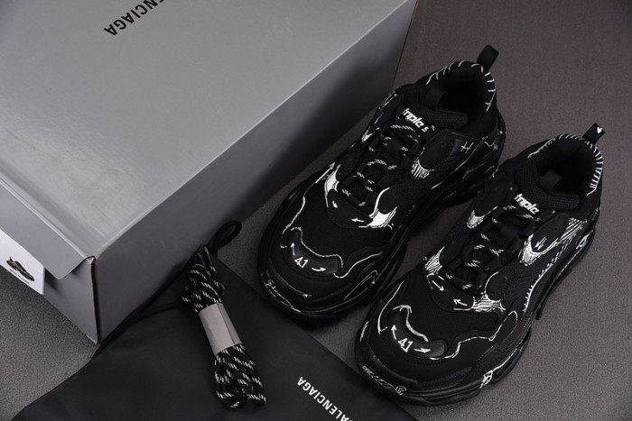 BLCG SNEAKER TRIPLE.S.