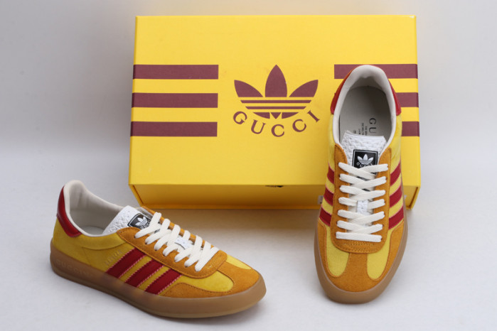 Gv*c* X ADIDA* SNEAKER