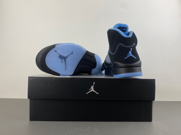 Air Jordan 5 “Black/University Blue” DD0587-008