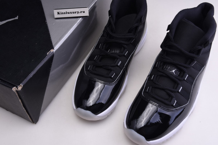 AIR JORDAN 11 RETRO METALLIC SILVER CT8012-011