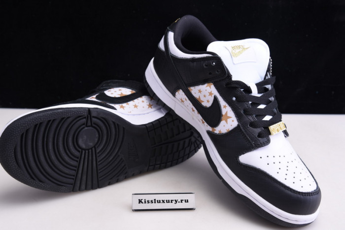 NIKE SB DUNK LOW "BLACK STARS" DH3228-102