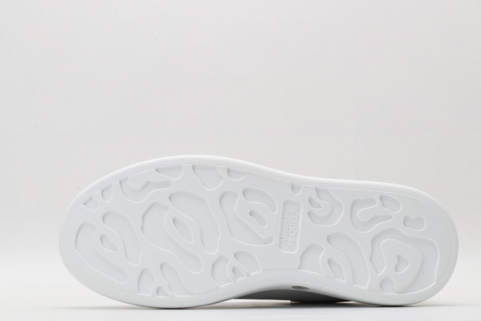 A1exa*der Mcqv*en OVERSIZED