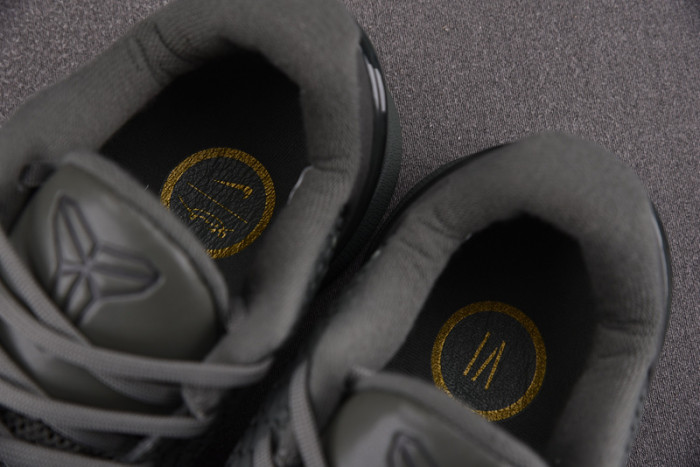 NIKE Zoom Kobe 6“Black Mamba Collection Fade to Black” 869457-007