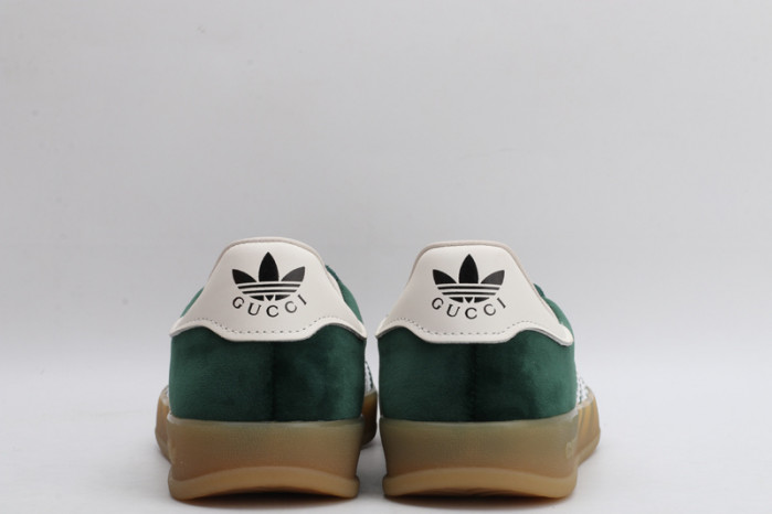 Gv*c* X ADIDA* SNEAKER