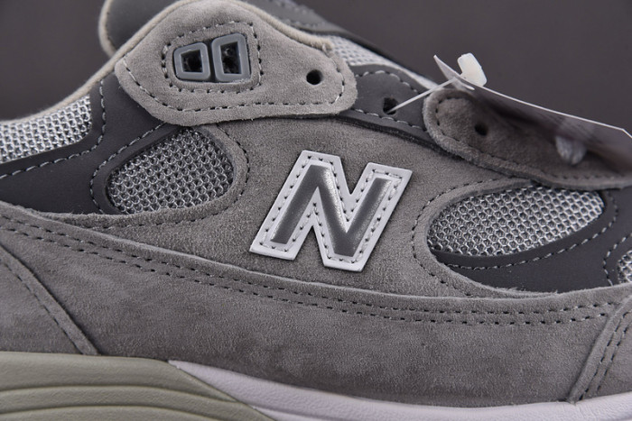 New Balance  M992GR