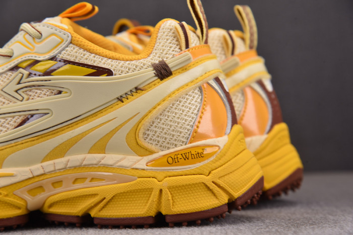 Off-White c/o Virgil Abloh