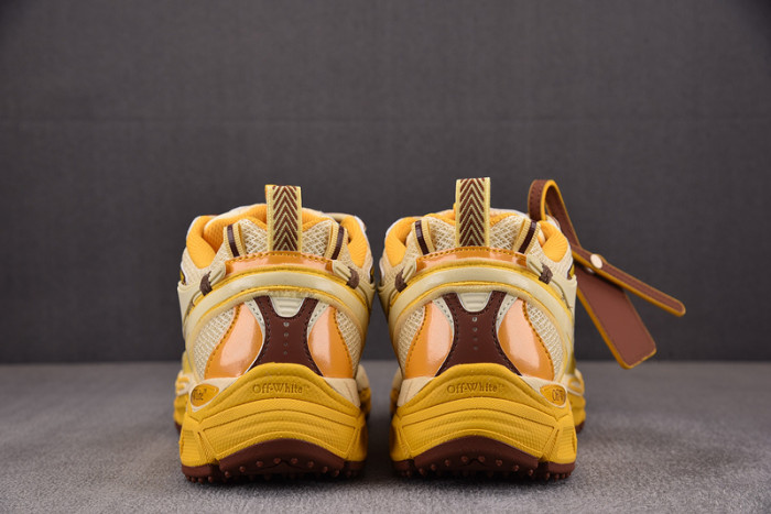 Off-White c/o Virgil Abloh