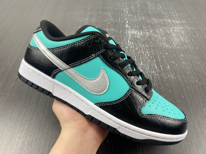 Nike SB Dunk Low Pro x D1am0nd S*pply Co. T*f*ny 304292-402