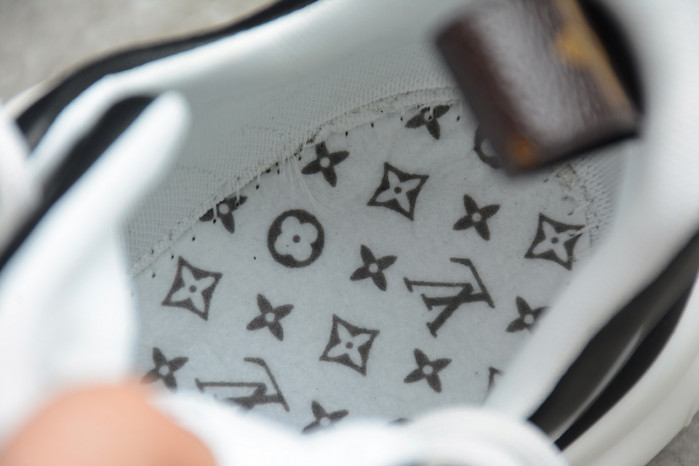 LO1_VTS ARCHLIGHT SNEAKER