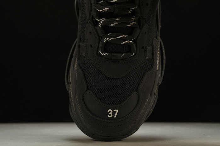 BLCG SNEAKER TRIPLE.S.