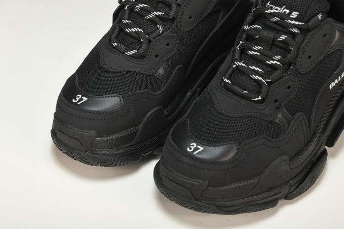 BLCG SNEAKER TRIPLE.S.